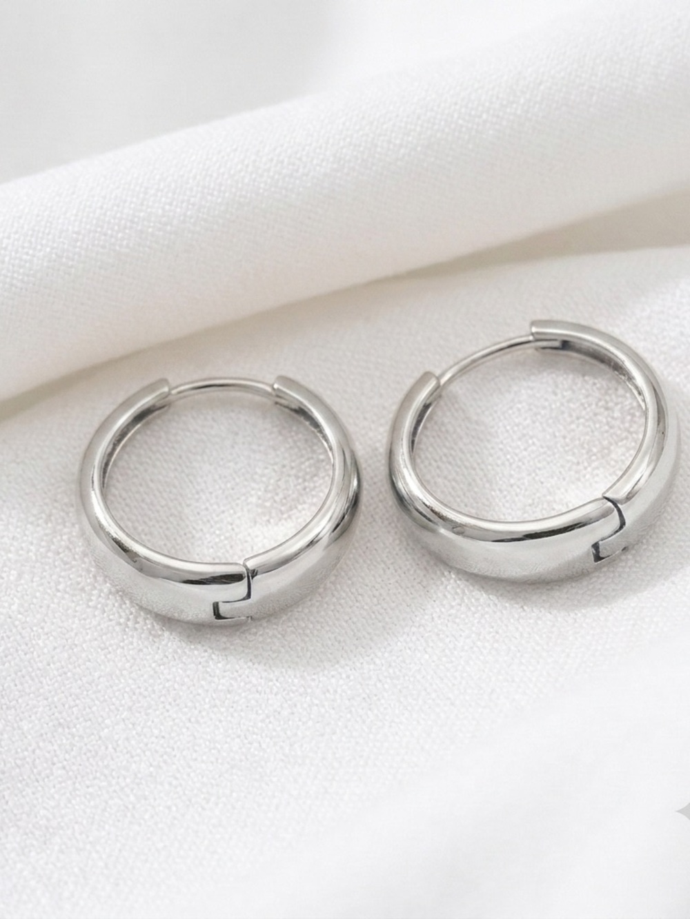 Silver plated women’s 15mm hoop earrings hypoallergenic - Picture 3 of 4